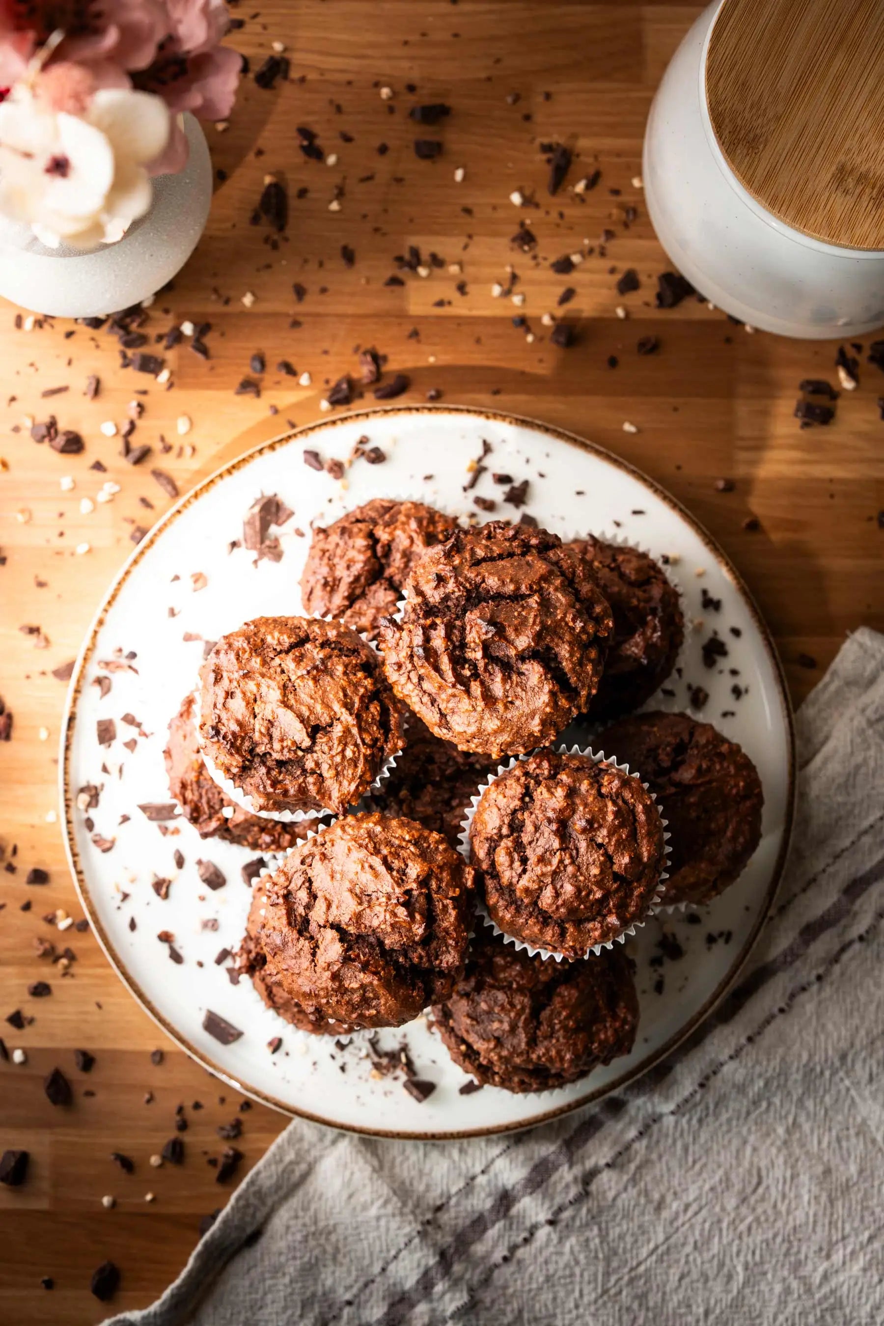 Schokoladige Schoko-Muffins ohne Zucker, glutenfrei und fluffig