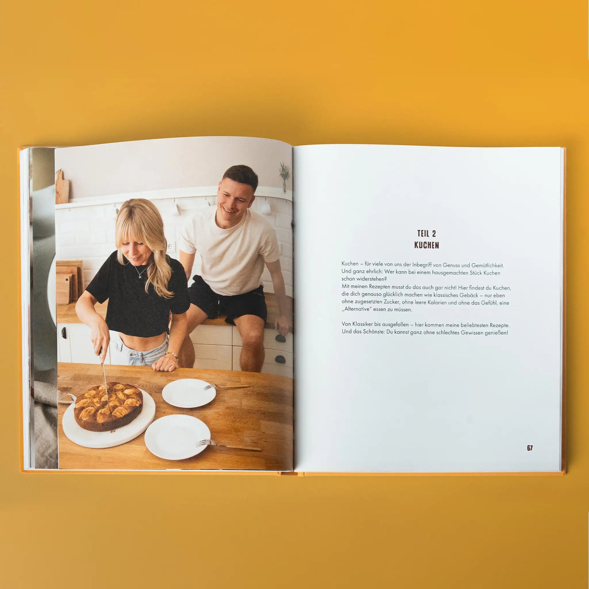 Seite 67 aus dem Buch „Bye Bye Zucker, Hallo Genuss” von Andrea Schlumpp, Einführung in die Rezepte für Kuchen ohne Zuckerzusatz.